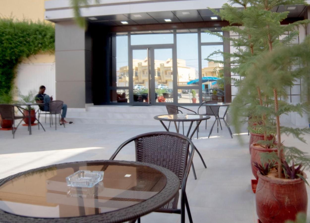 Urban Hotel Нуакшот Экстерьер фото